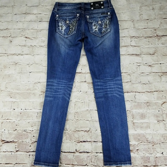 🔴SOLD🔴 Miss Me Skinny jeans - Picture 3 of 8